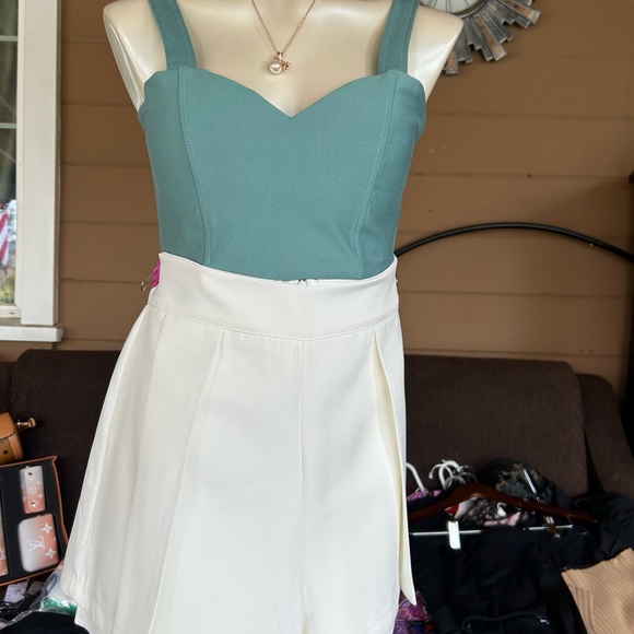 Top - Picture 2 of 6